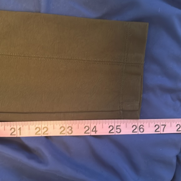 Lyssé Signature Center Seam Legging in Deep Olive. Size small. - Picture 7 of 7